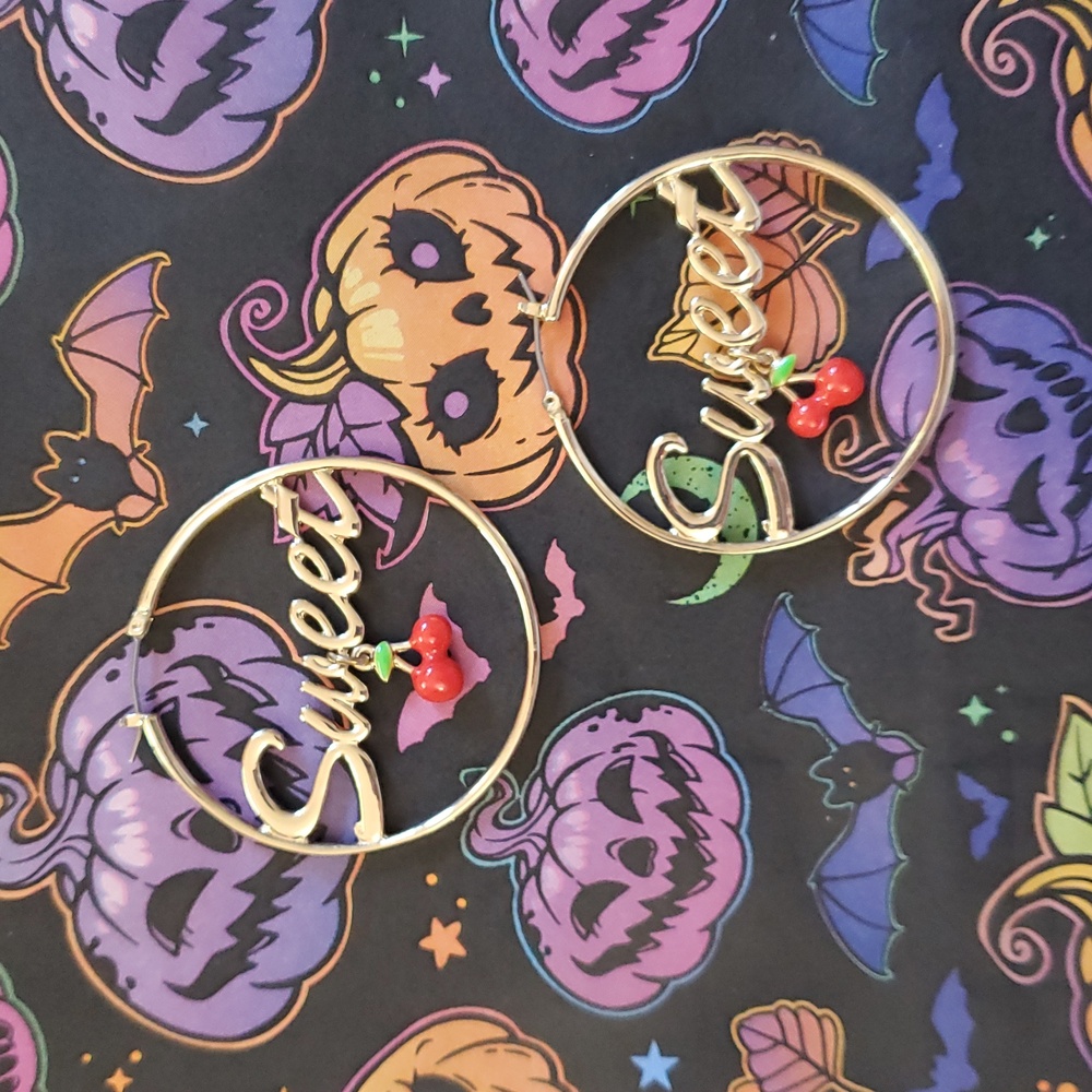 🌞 Gold Tone Faahion Hoops